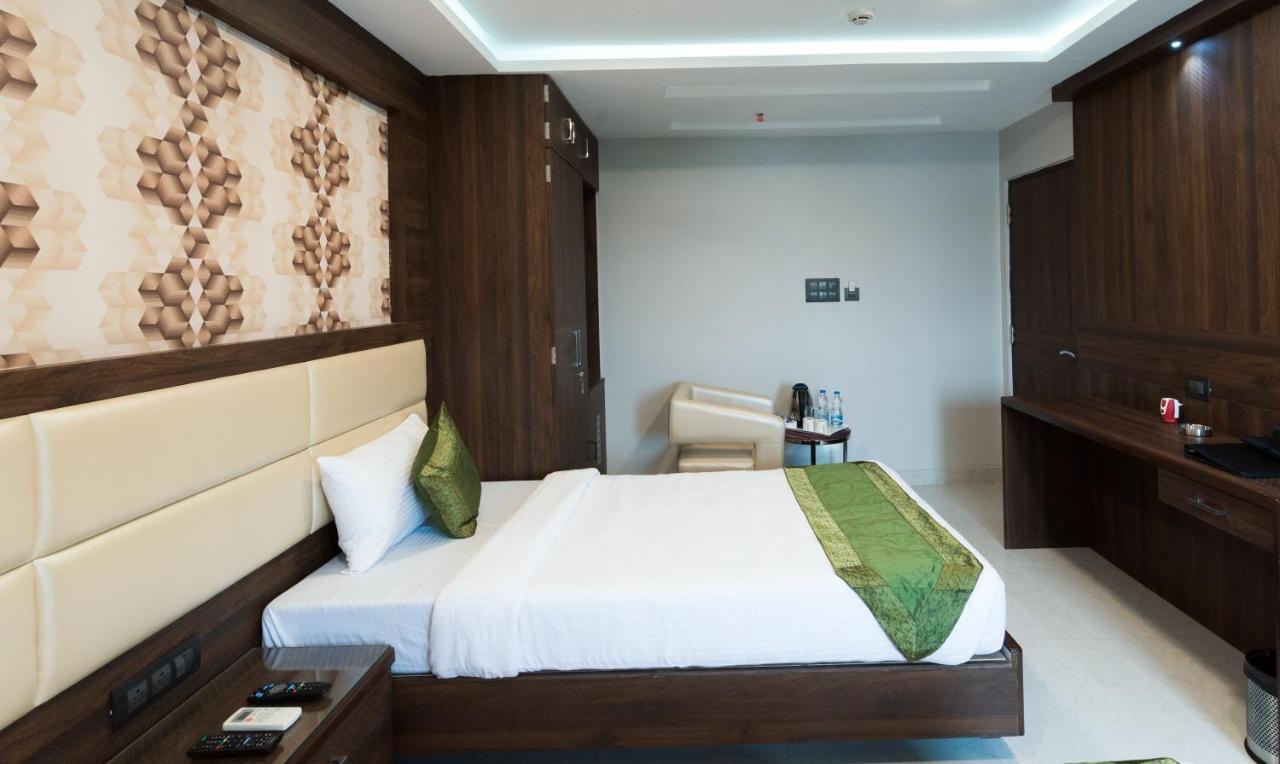 Treebo Trend Glorious Rim Rocks Palace Kolkata Exterior photo